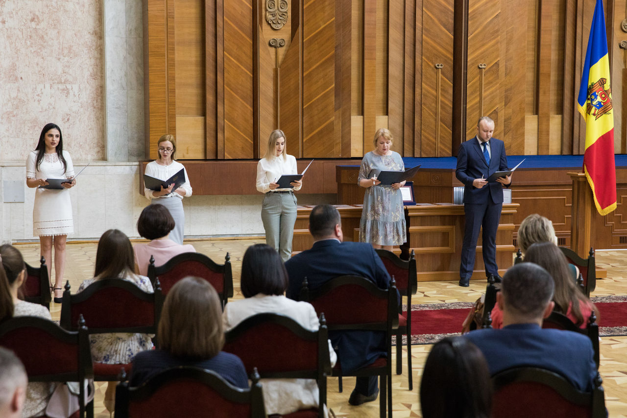 Noii angajați ai Cancelariei de Stat au depus jurământul de credință