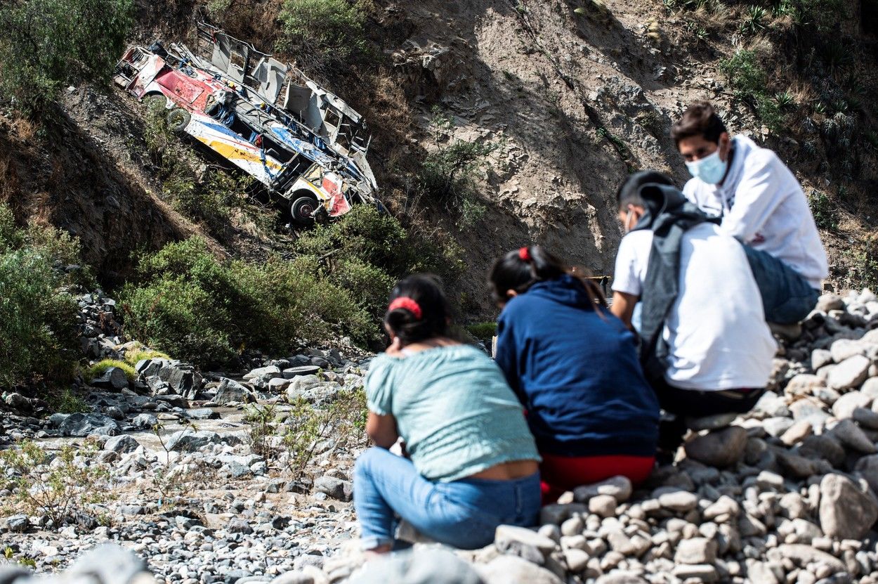 Accident în Peru: 32 de morți după ce un autobuz a căzut într-o prăpastie