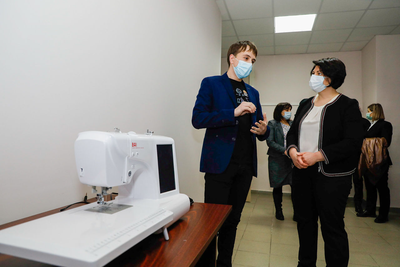 Premierul Natalia Gavrilița a vizitat Incubatorul de afaceri din Soroca