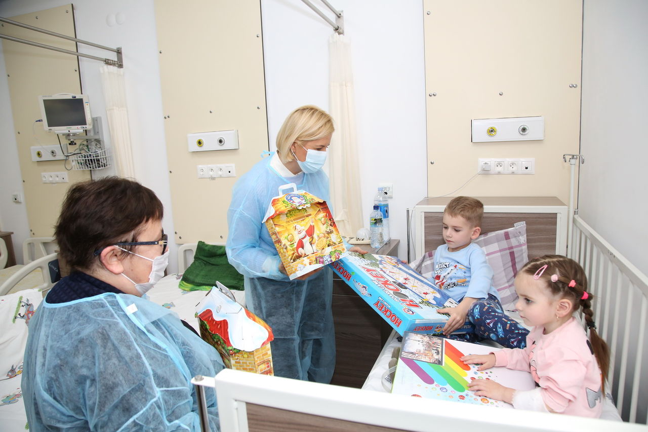 Irina Vlah a felicitat copiii internați la Secția de Pediatrie din Comrat