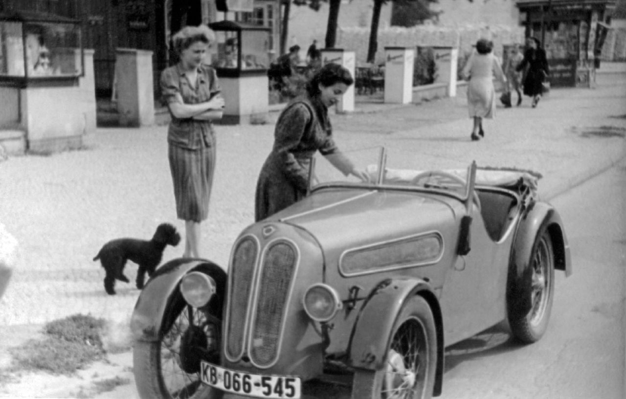 Grila dublă BMW: Cum s-a născut și cum a devenit un tuning la modă în anii &#39;30