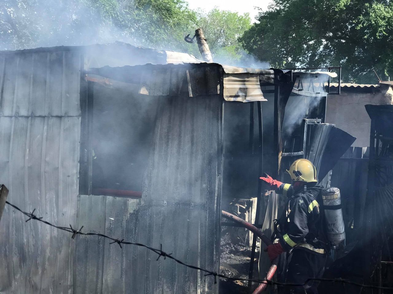 Un depozit din sectorul Ciocana, cuprins de flăcări: Primele imagini