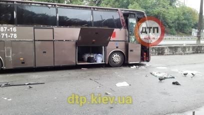Autobuz cu moldoveni, răsturnat la Kiev: 20 de răniți. Primele imagini