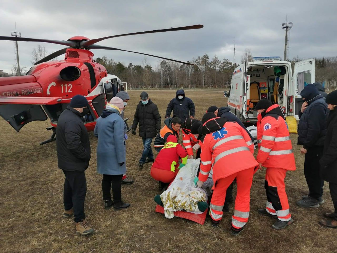 Misiune SMURD: Bărbat cu traumatisme, transportat la Chișinău după un accident