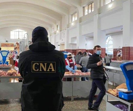 Mafia cărnii la Piața Centrală: Mită uriașă, 43 de dosare și 5 reținuți