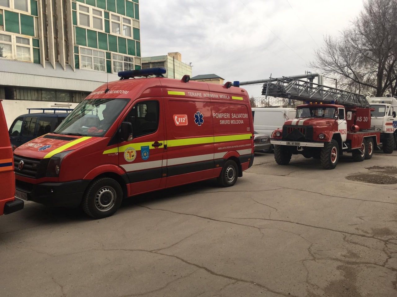 Peste 300 de salvatori din țară, ridicați pe alertă dis-de-dimineață
