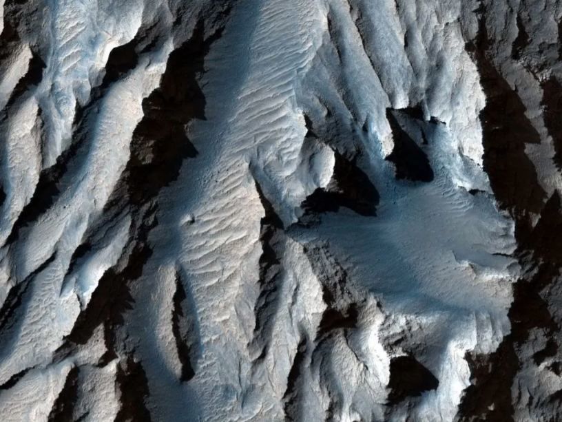 Imagini spectaculoase cu planeta Marte, oferite de NASA