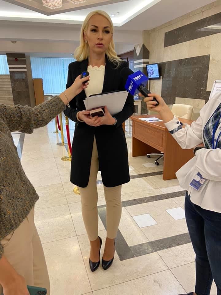 Jurnalist român în Parlamentul R. Moldova: Unii deputați nu poartă măști