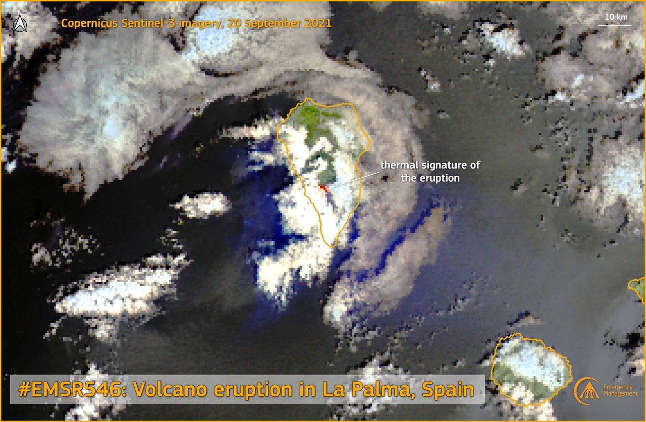 Cum s-a văzut din satelit erupția vulcanului Cumbre Vieja din La Palma