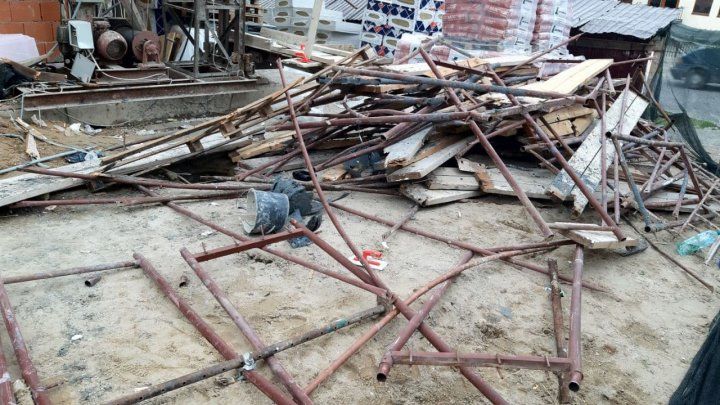 Accident de muncă la Botanica: Starea muncitorilor căzuți de la etajul 9