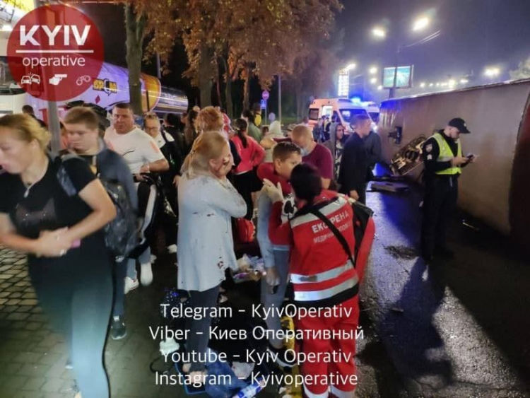 Autobuz cu moldoveni, răsturnat la Kiev: 20 de răniți. Primele imagini