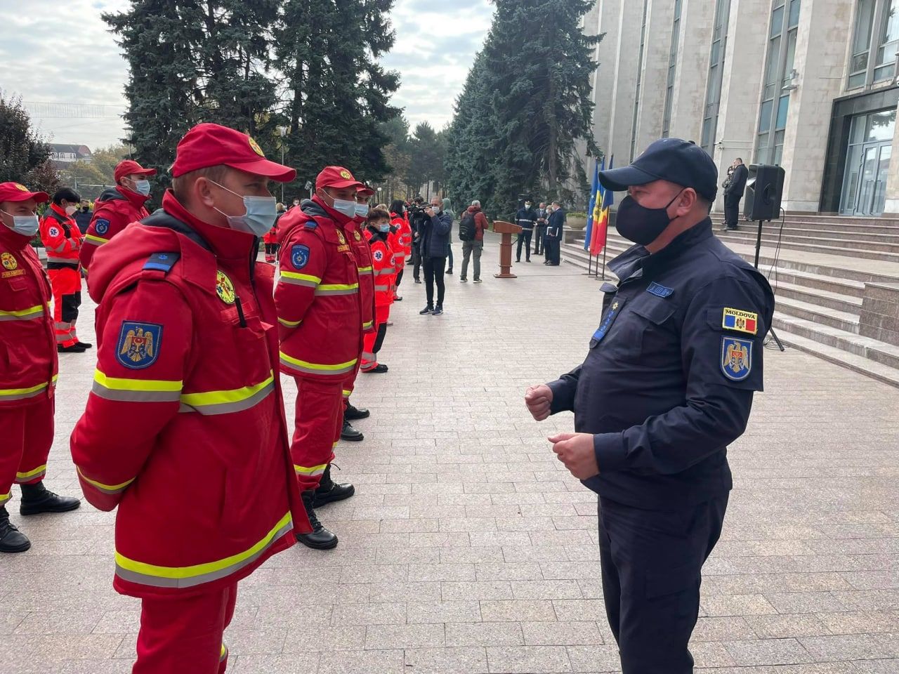 10 angajați SMURD din cadrul IGSU vor acorda ajutor medicilor români