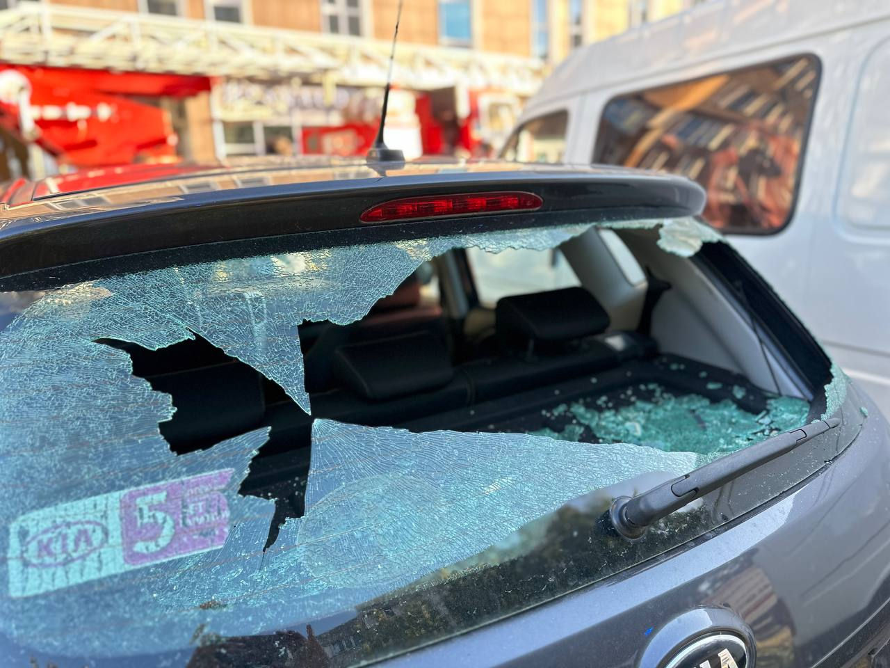 Повреждения в Белгороде после атаки украинского беспилотника