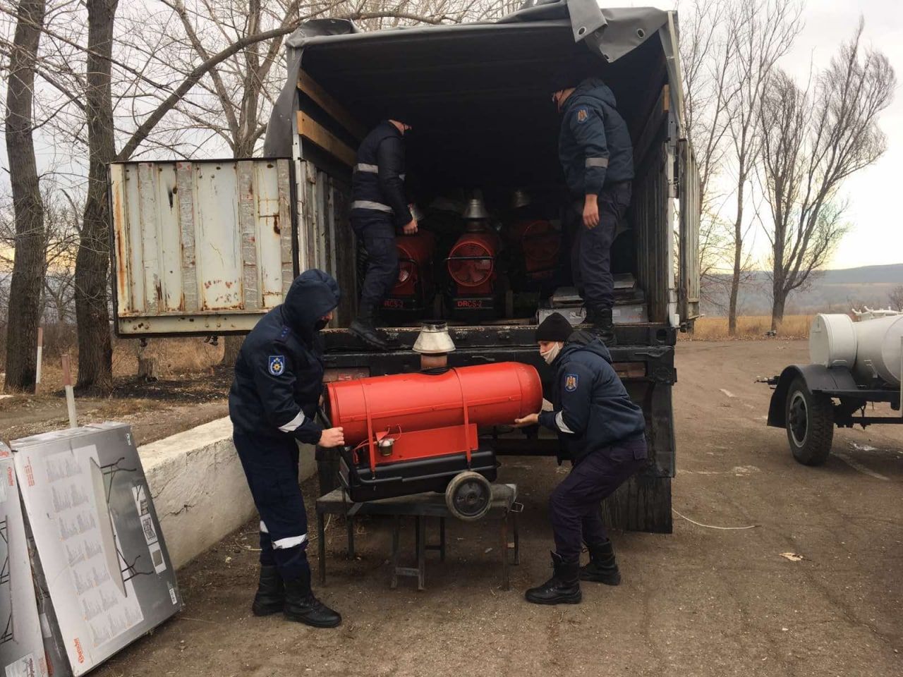 Peste 300 de salvatori din țară, ridicați pe alertă dis-de-dimineață