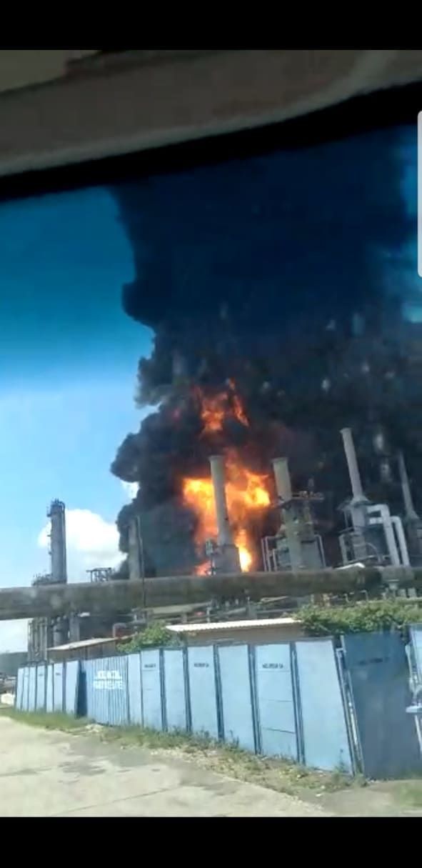 Explozie puternică la o rafinărie din Constanța: Două persoane, rănite