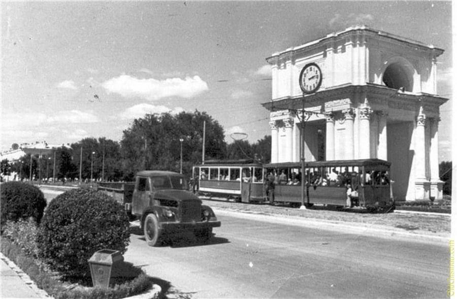 RTEC a inaugurat o expoziție fotografică cu tramvaiele din Chișinău