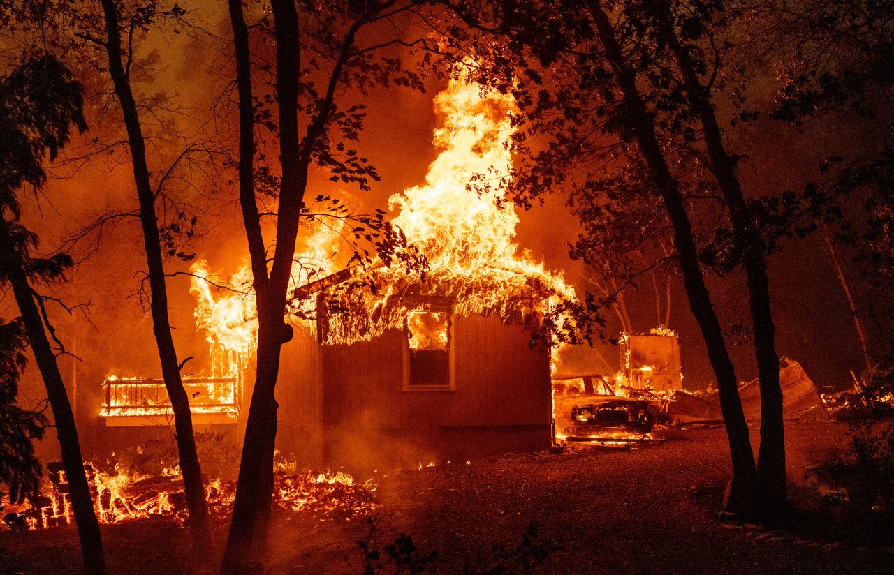 Cel mai mare incendiu din California își generează propria climă