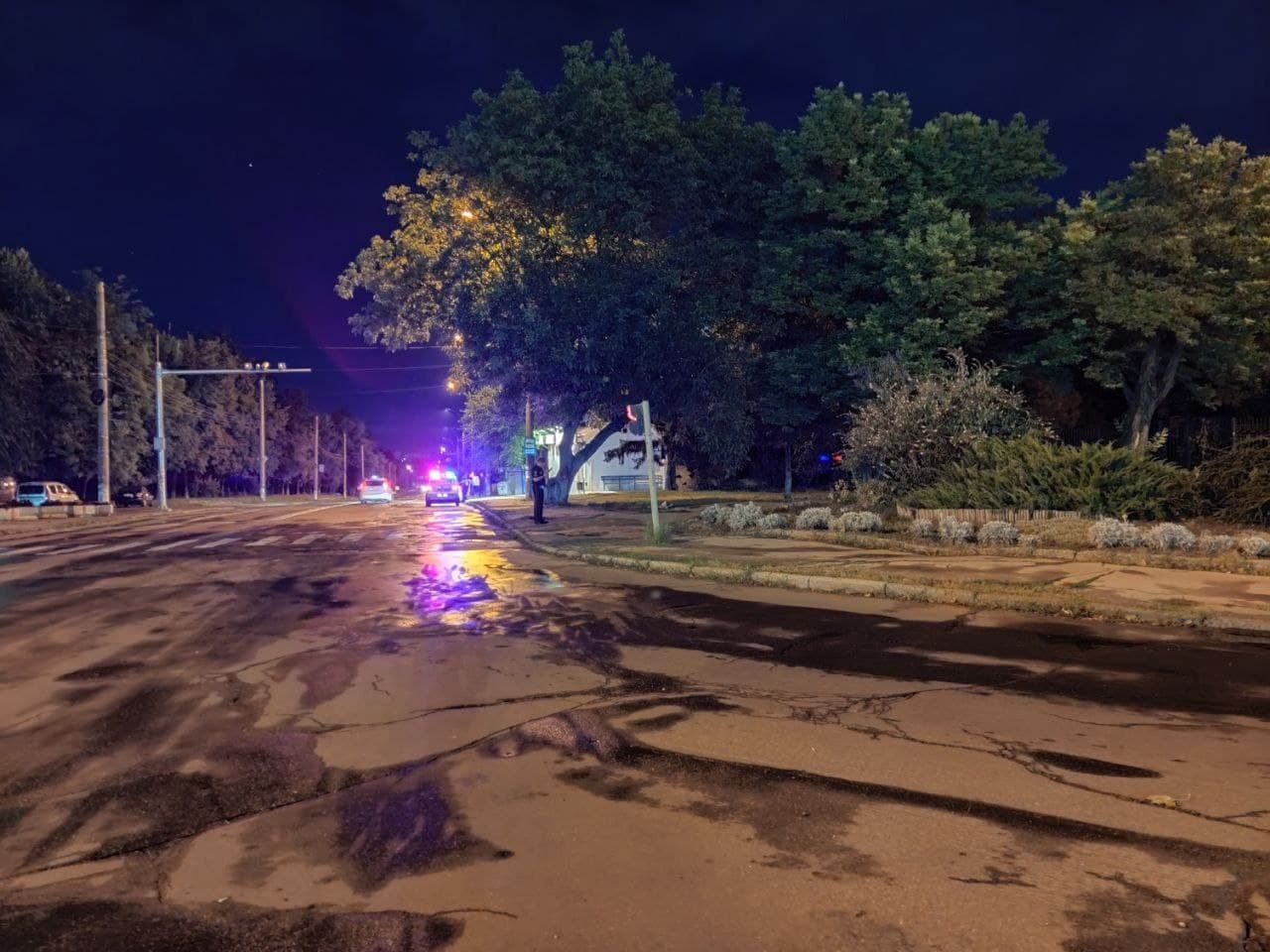 Accident grav la Botanica: Un BMW a intrat în gard. Șoferul în reanimare