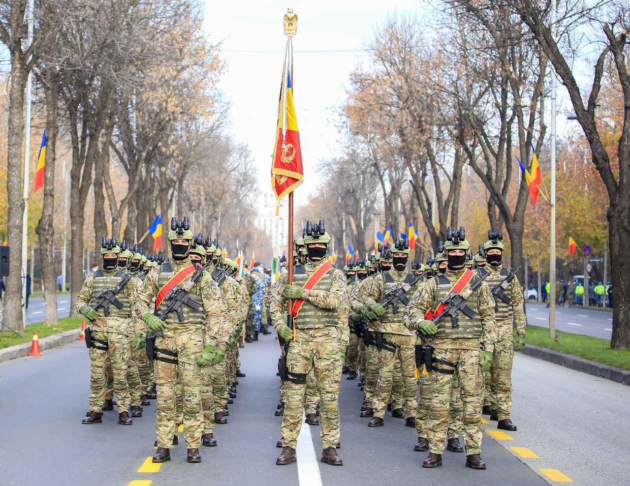 Militarii Armatei R. Moldova au defilat la parada de la București