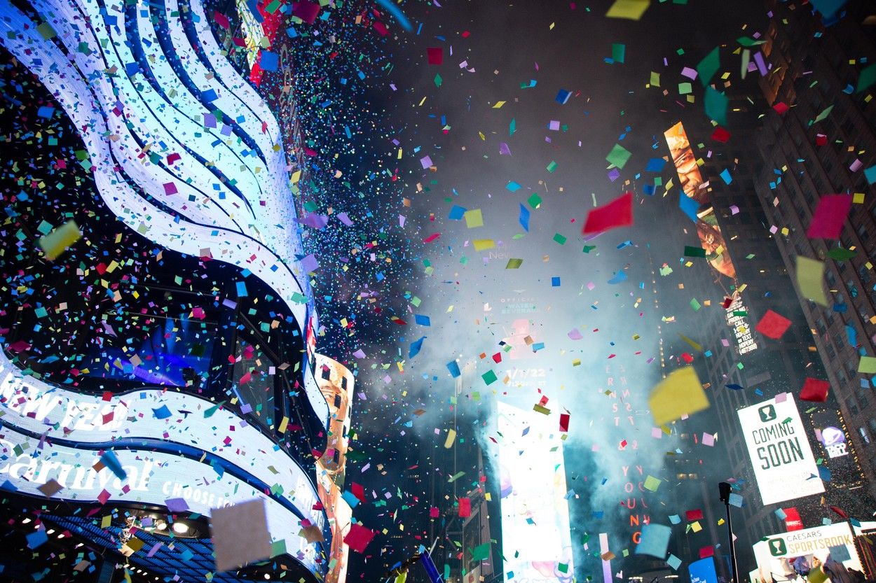 Revelion: Spectacol de lumină și culoare la New York după un an de pauză