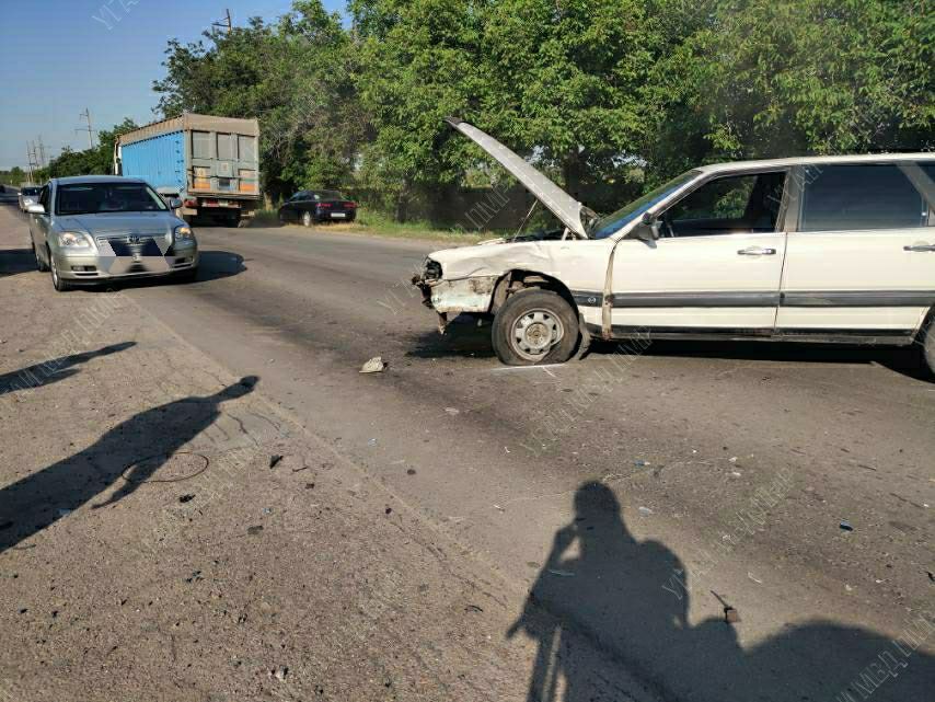 Câteva mașini au fost grav avariate la Râbnița. Primele imagini