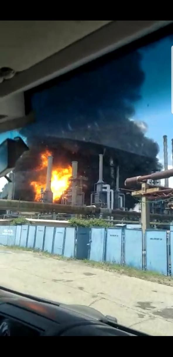 Explozie puternică la o rafinărie din Constanța: Două persoane, rănite