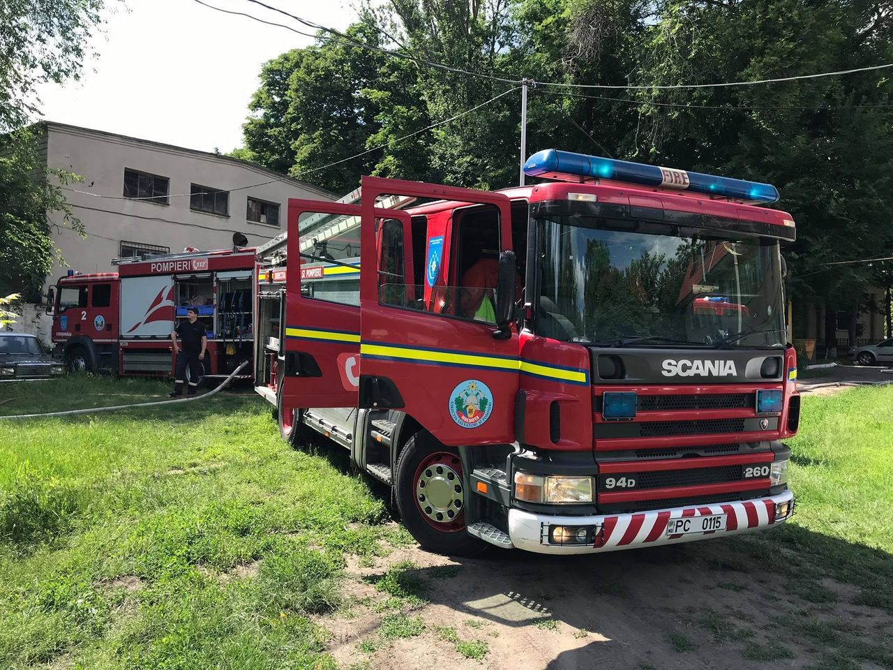 Un depozit din sectorul Ciocana, cuprins de flăcări: Primele imagini