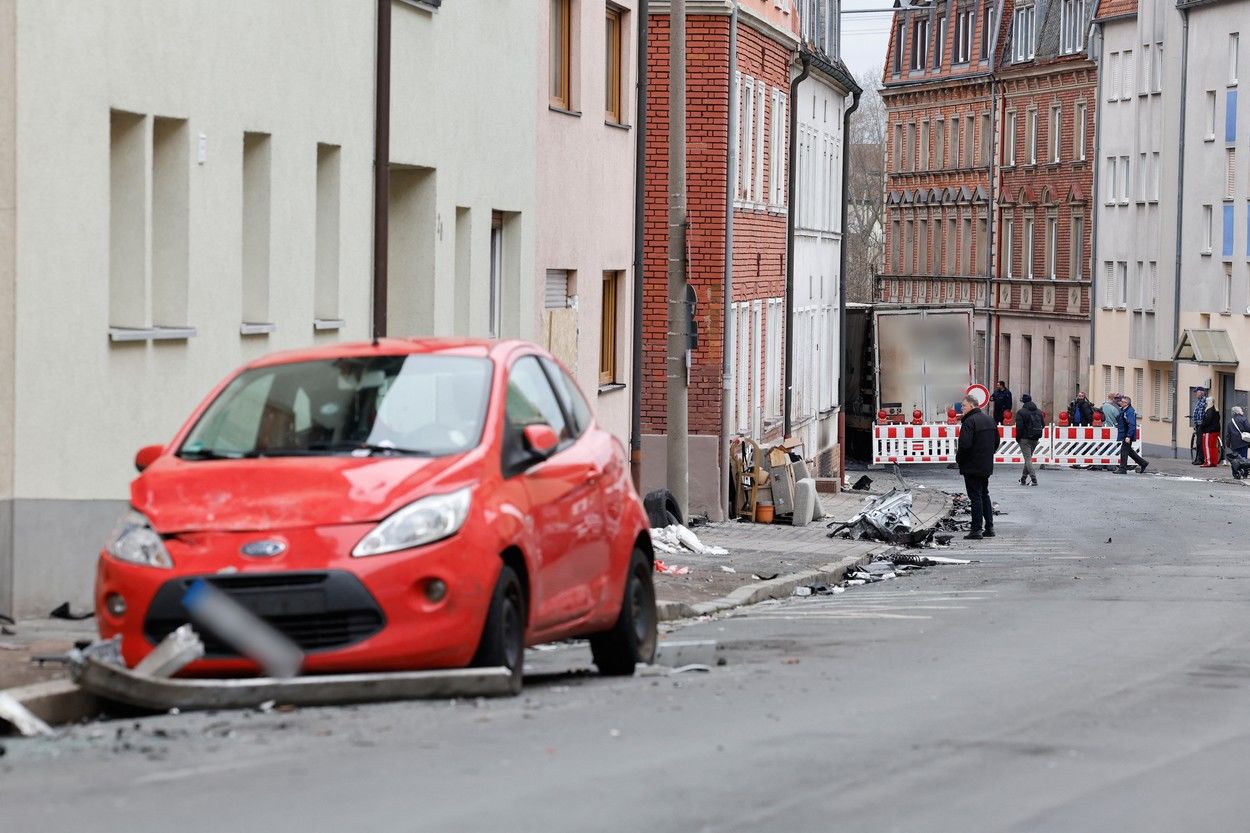 Germania: Un TIR condus de un șofer beat a spulberat 31 de mașini