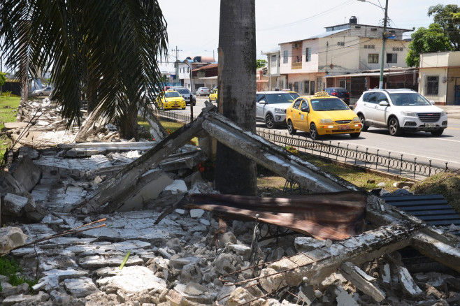 Cutremur în Ecuador: Cel puțin 16 oameni au murit iar 380 sunt răniți