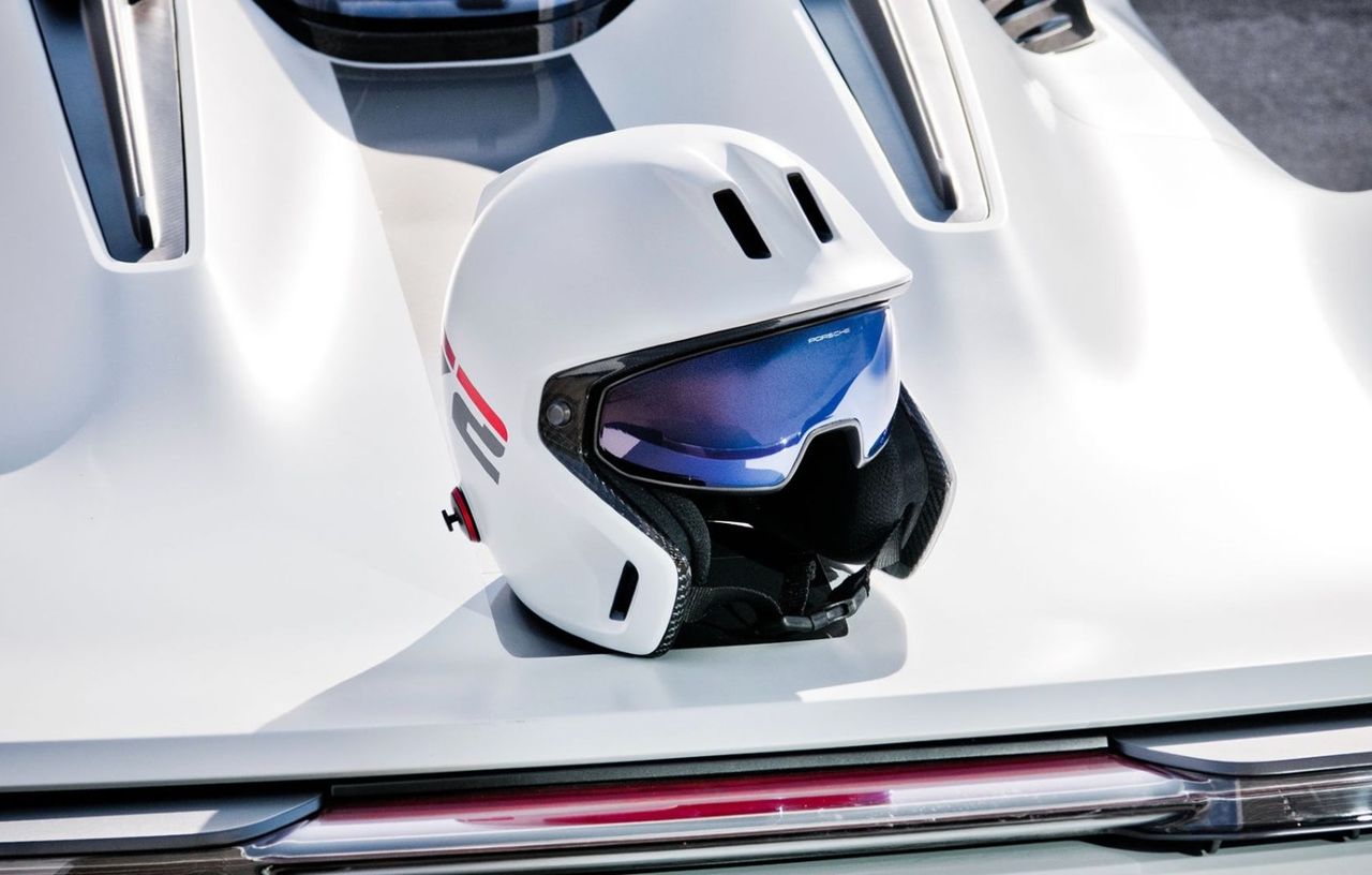 Porsche prezintă Vision GT, un concept creat pentru jocul Gran Turismo 7