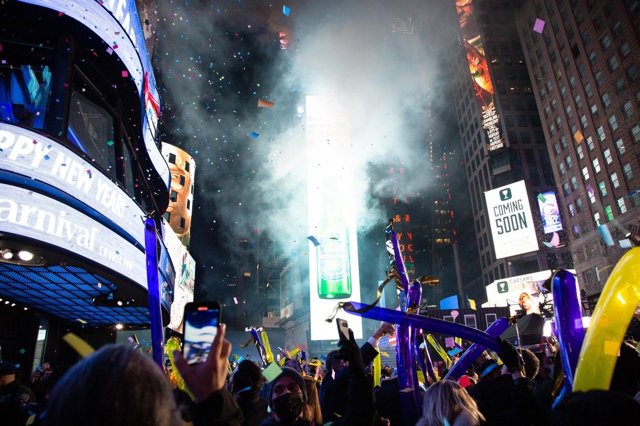 Revelion: Spectacol de lumină și culoare la New York după un an de pauză