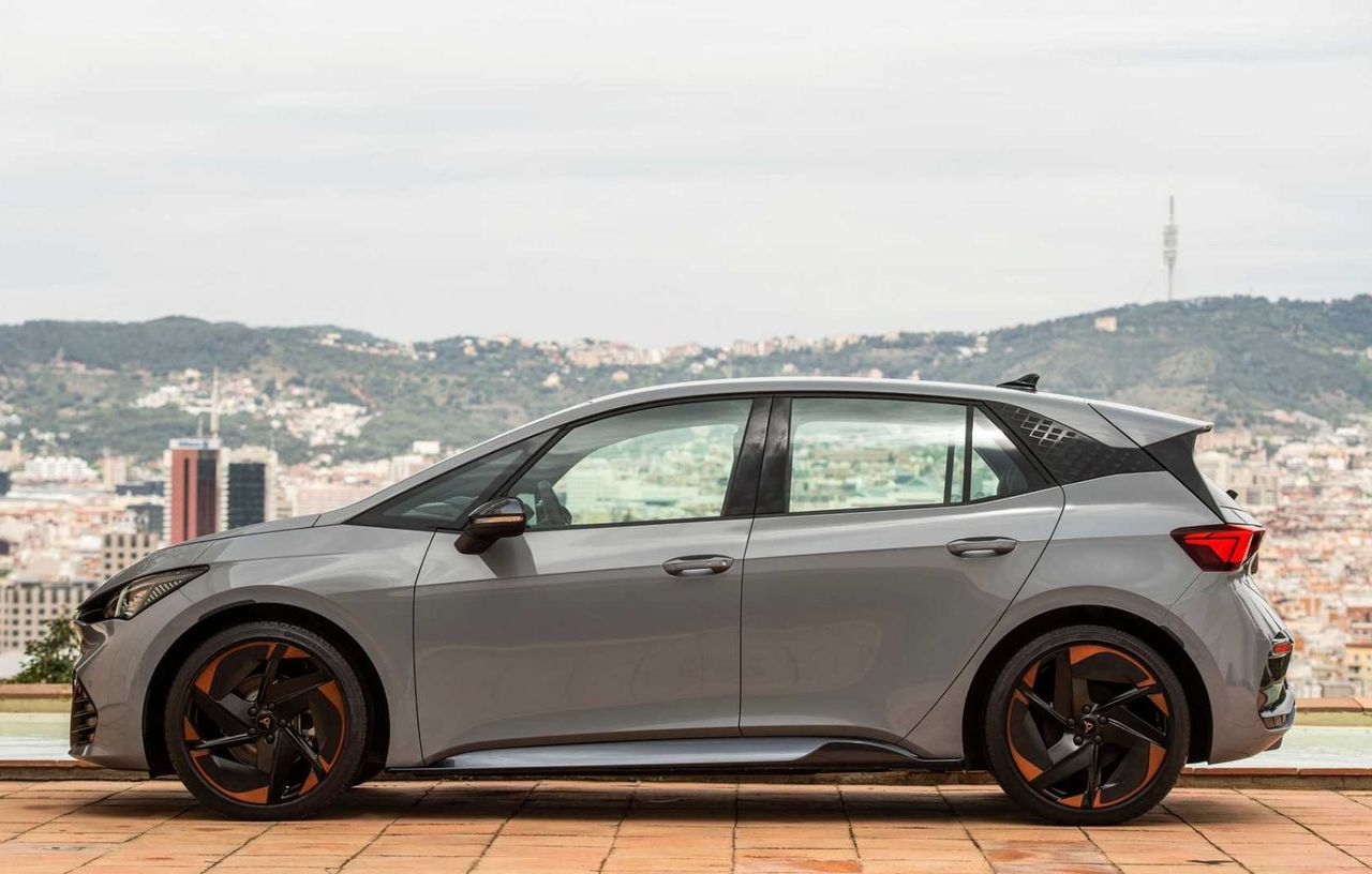 Primul model electric Cupra a debutat: Autonomie de până la 540 km