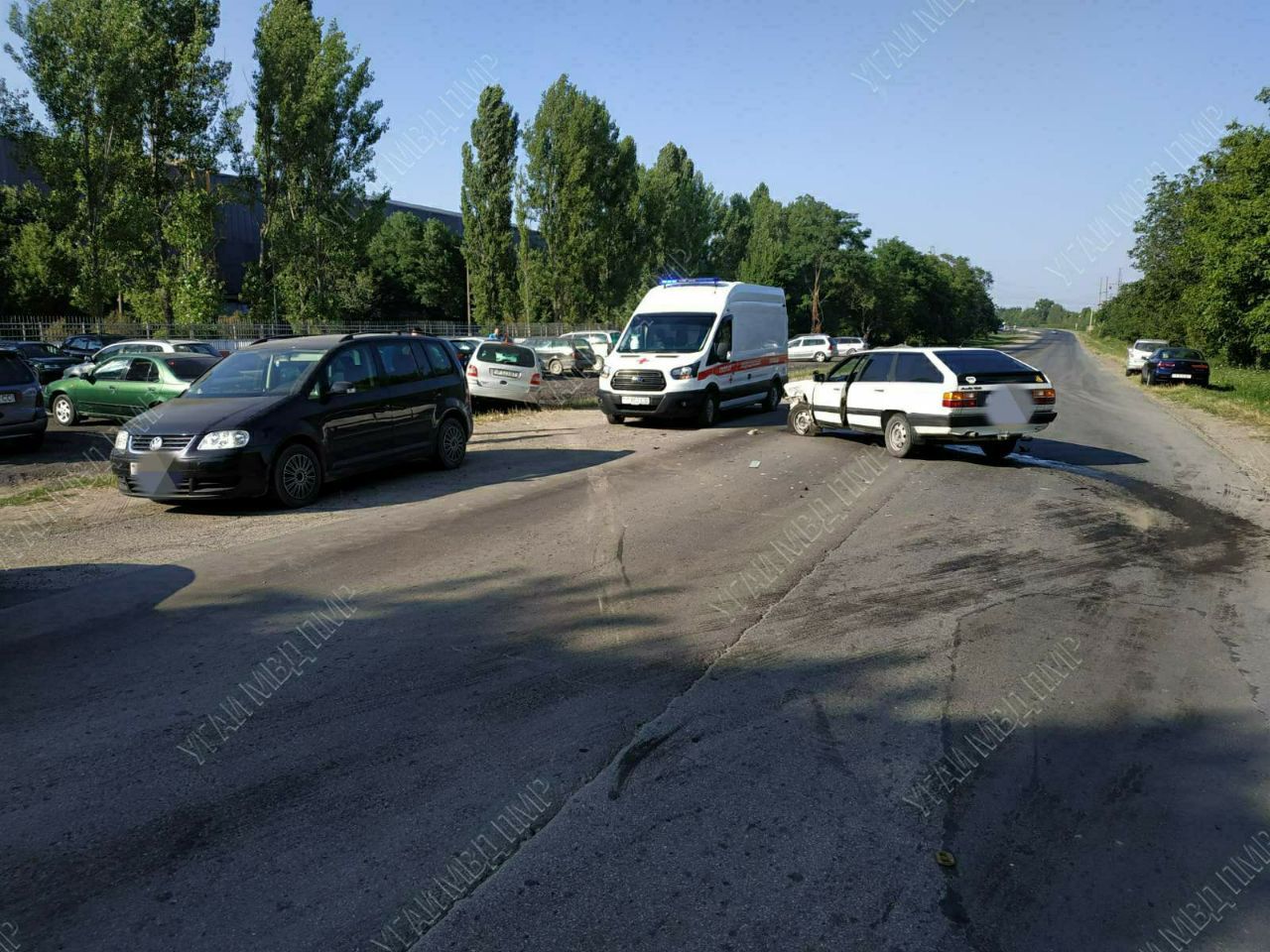 Câteva mașini au fost grav avariate la Râbnița. Primele imagini