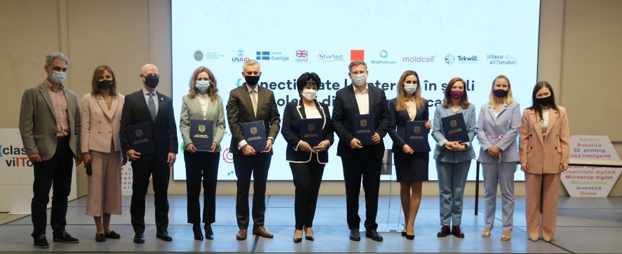 Internet de mare viteză și tehnologii digitale pentru școlile din Moldova