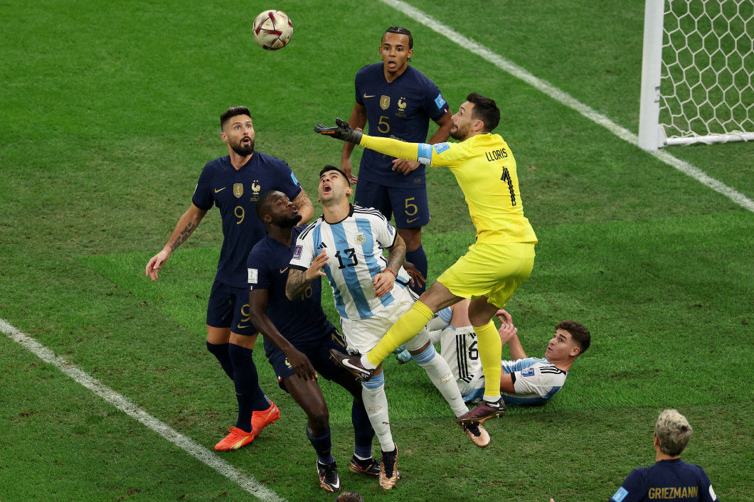 Argentina este noua campioană mondială la fotbal după ce a învins Franța