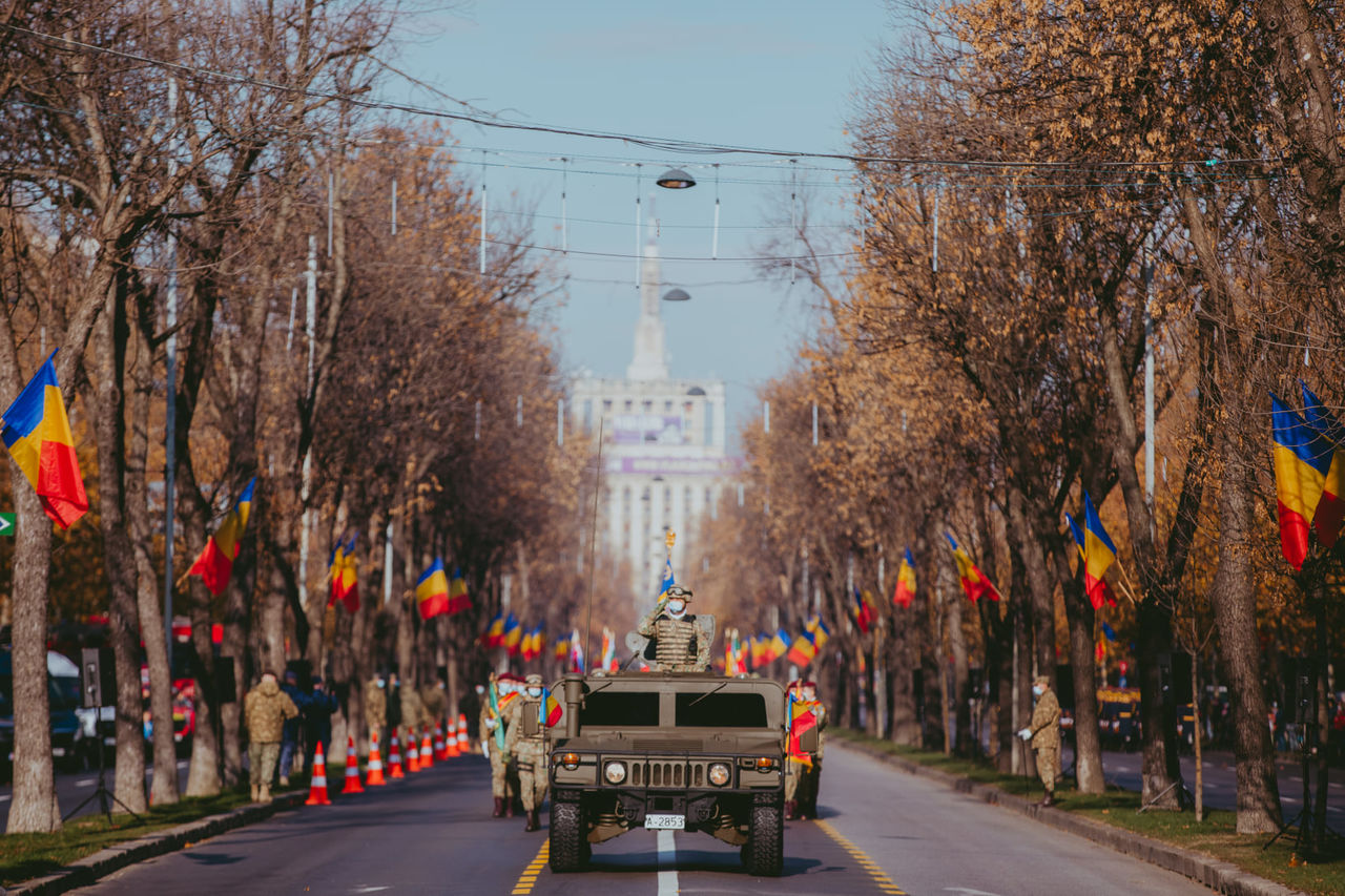 Militarii Armatei R. Moldova au defilat la parada de la București