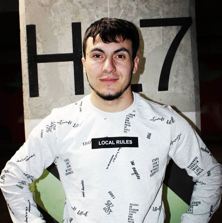 Lucru cu oamenii , este de dorit in oficiu