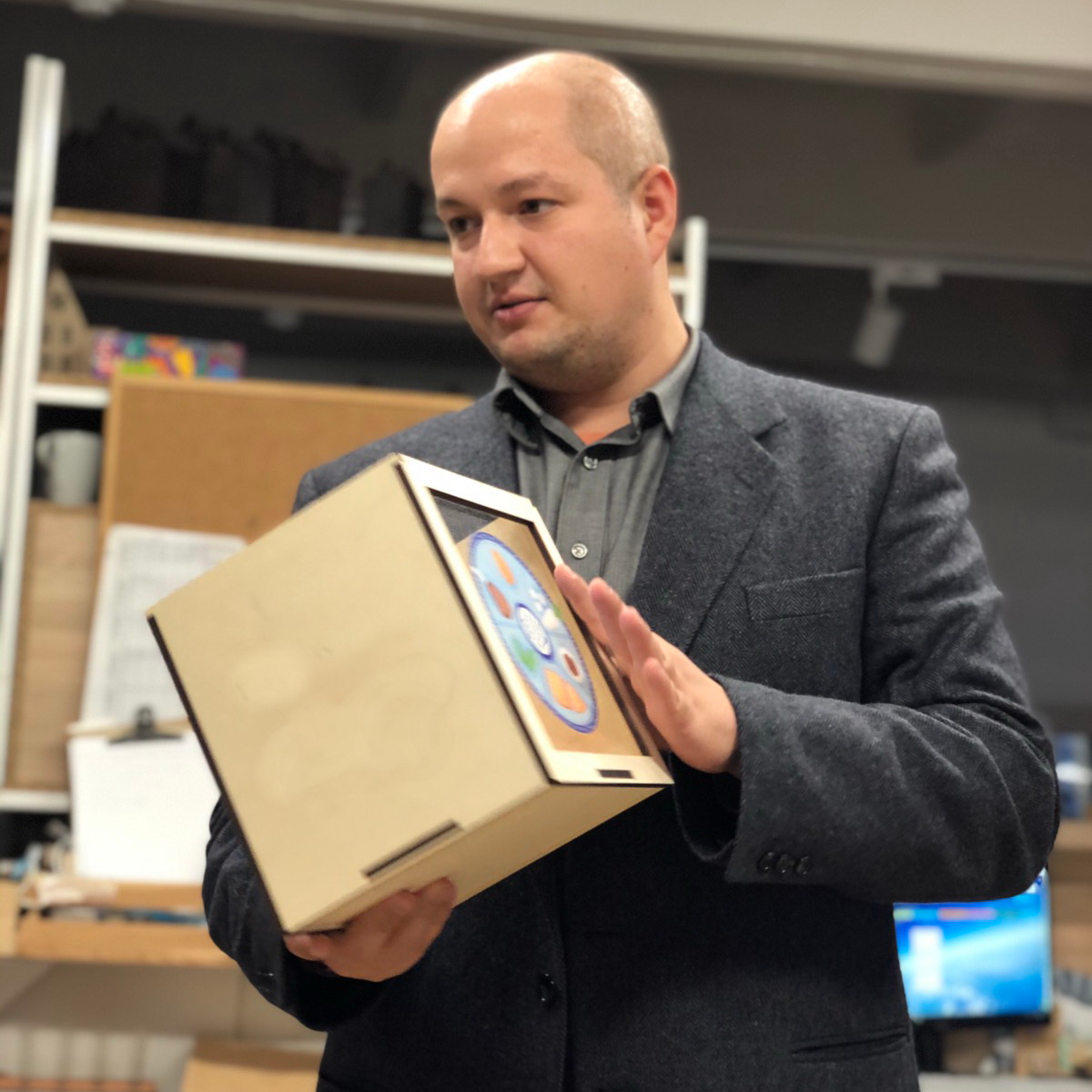 Менеджер по продажам