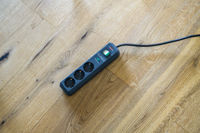 купить Удлинитель Eco-Line с защитой от перенапряжения 3 розетки/1,5м (несколько розеток с повышенной защитой от прикосновения, выключатель и кабель длиной 1,5 м) в Кишинёве 