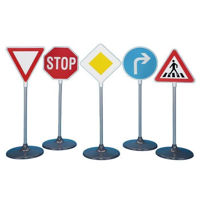 Игровой комплекс для детей Klein 2980 Игровой набор Дорожные знаки 48319