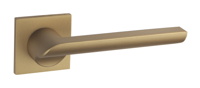 Дверная ручка на розетке Punto Q матовое золото + накладка под цилиндр