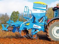 Digger 3 Fert+ Compact - глубокорыхлитель 7 лап (2,9 метра) со встроенным бункером для удобрений - Фармет