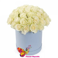 Белые розы Ecuador  в бирюзовой шляпной коробке