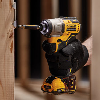 ШУРУПОВЕРТ ИМПУЛЬСНЫЙ DEWALT DCF801N 