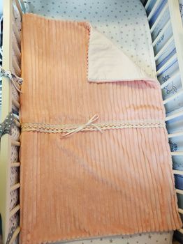 Одеяло пледик для новорожденных PAMPY персиковый плюш 