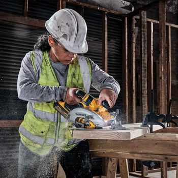 купить Ручна дискова пилка Dewalt DCS573NT в Кишинёве 