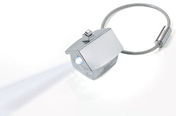 Металлический брелок TROIKA для ключей со светодиодом  "Домик" 