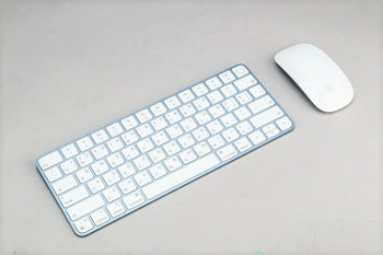 купить APPLE iMac M1 24.0"(2021) Blue, 16GB, 256GB, Magic Mouse + Magic Keyboard with Touch ID and Numeric Keypad RU Layout в Кишинёве 