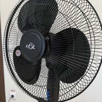 Ventilator cu picior, 40 cm, 3 viteze, 3 lame, 45 W 