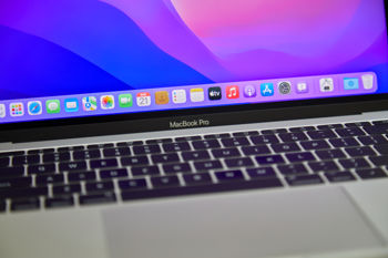 Apple MacBook Pro 13" (M2017) i5 2.3GHZ/8GB/256GB (B) 